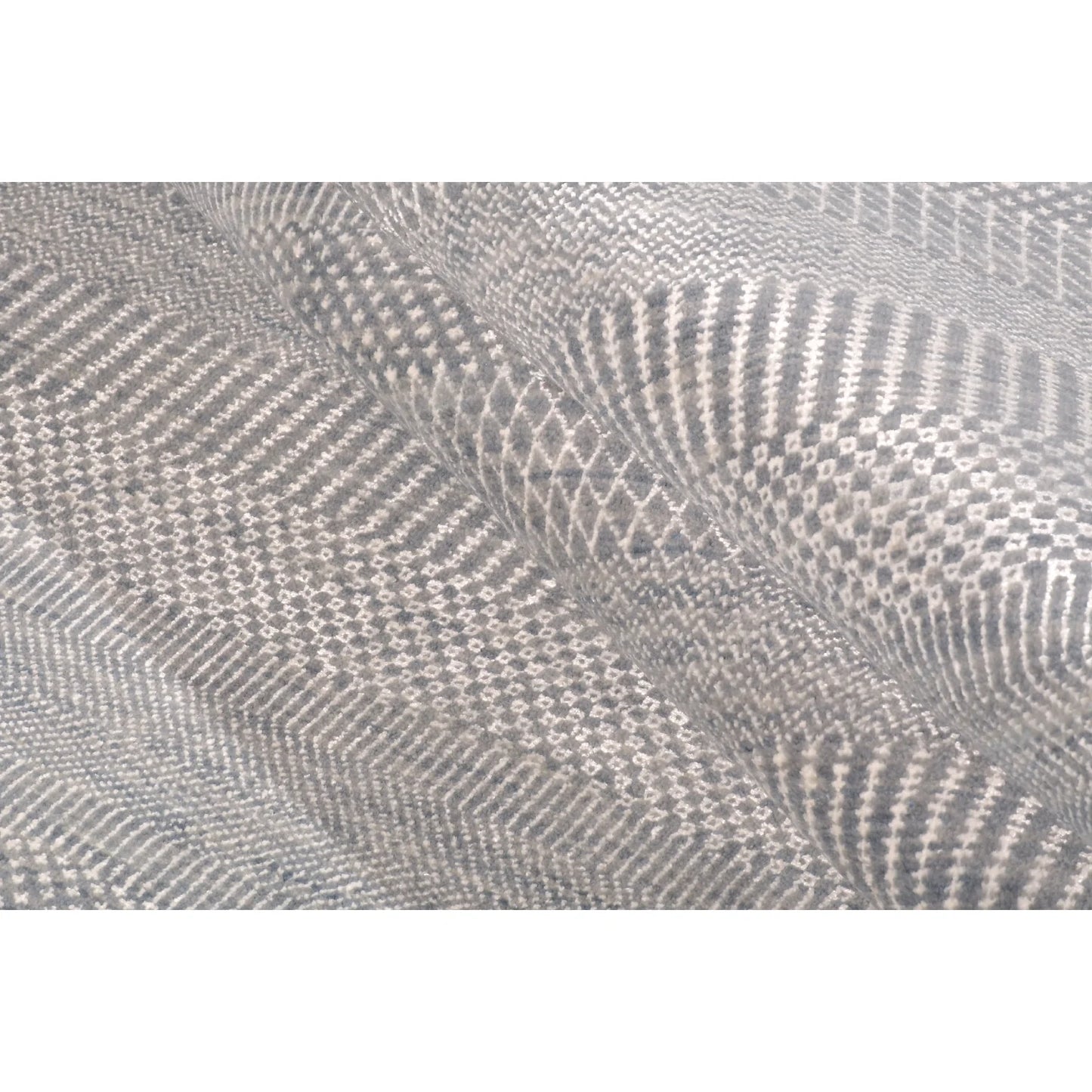 Infine Grass 2.77 × 1.85 cm